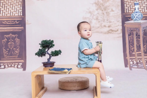 伊春宝宝几个月笑出声